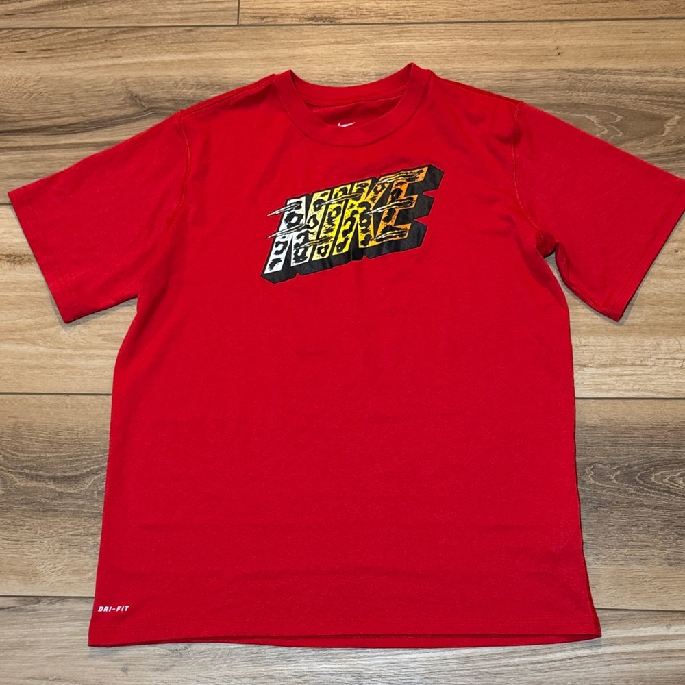 Nike Kids Boy XL Red Animal Print Dri-FIT Graphic Tee Youth Extra Large